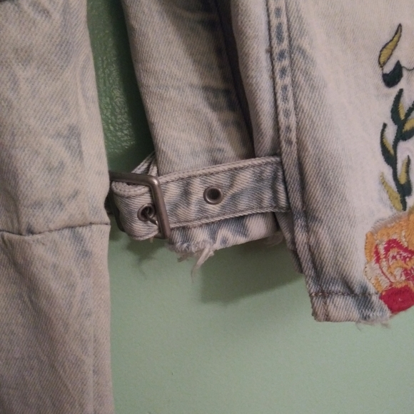 SOLD.  BLANKNYC Light Denim Jacket Small - Picture 6 of 14